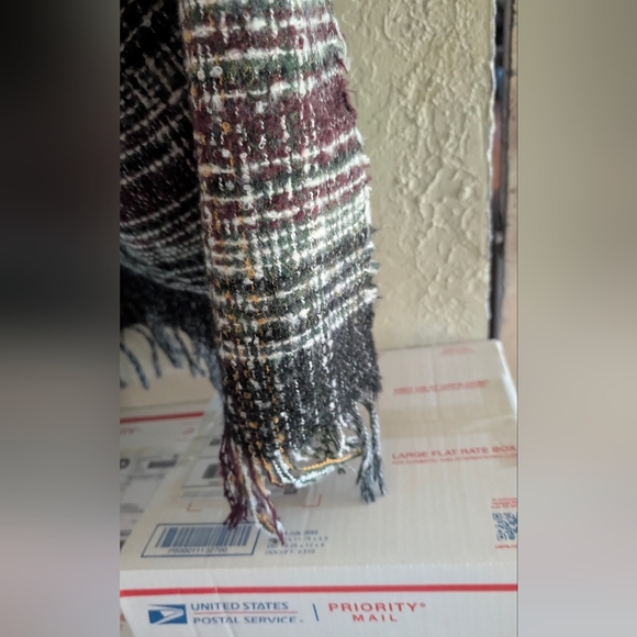 Elegant Black and Gray Cape with Fringe - Picture 5 of 8